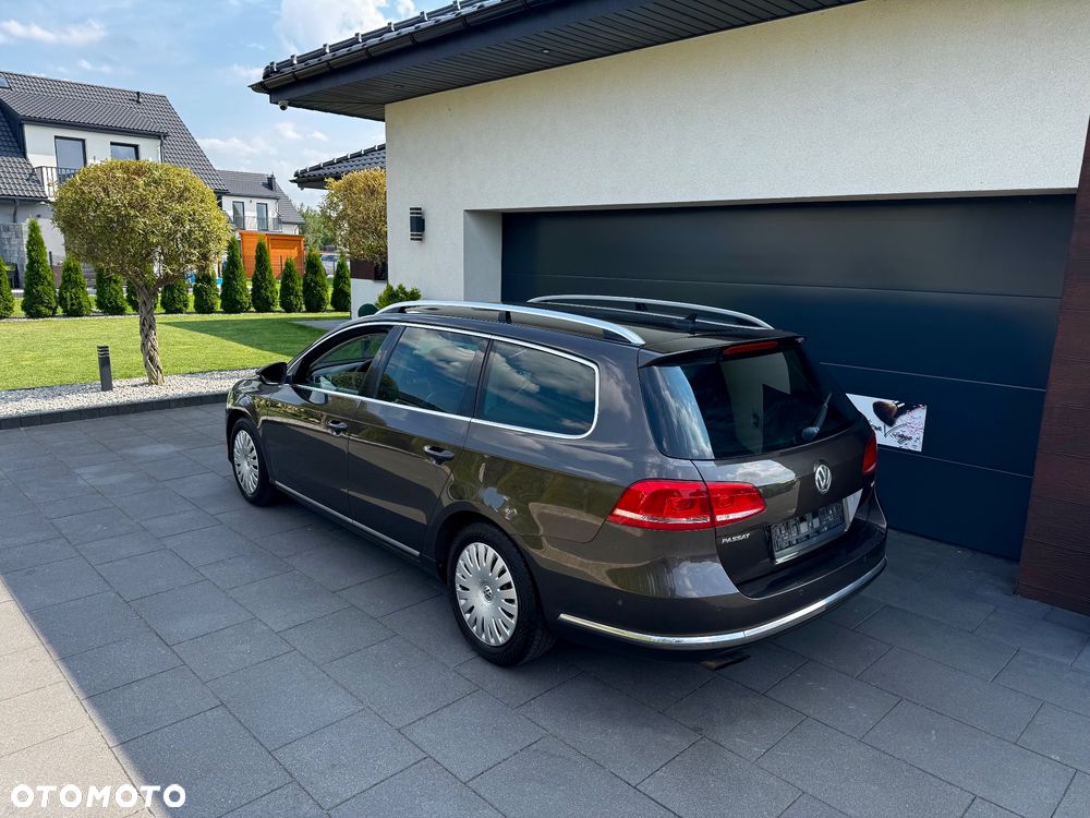 Volkswagen Passat - 16