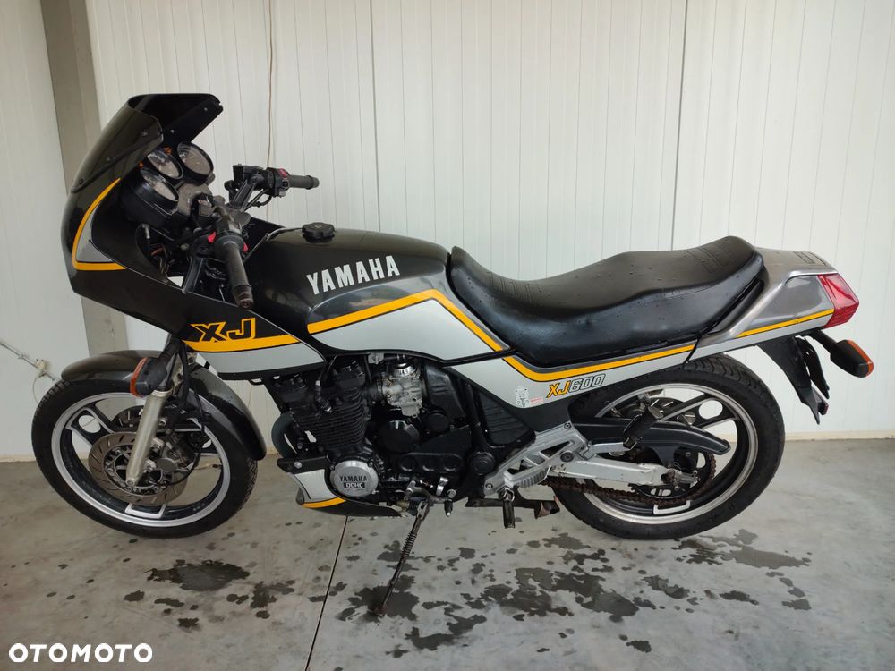 Suzuki Intruder - 10