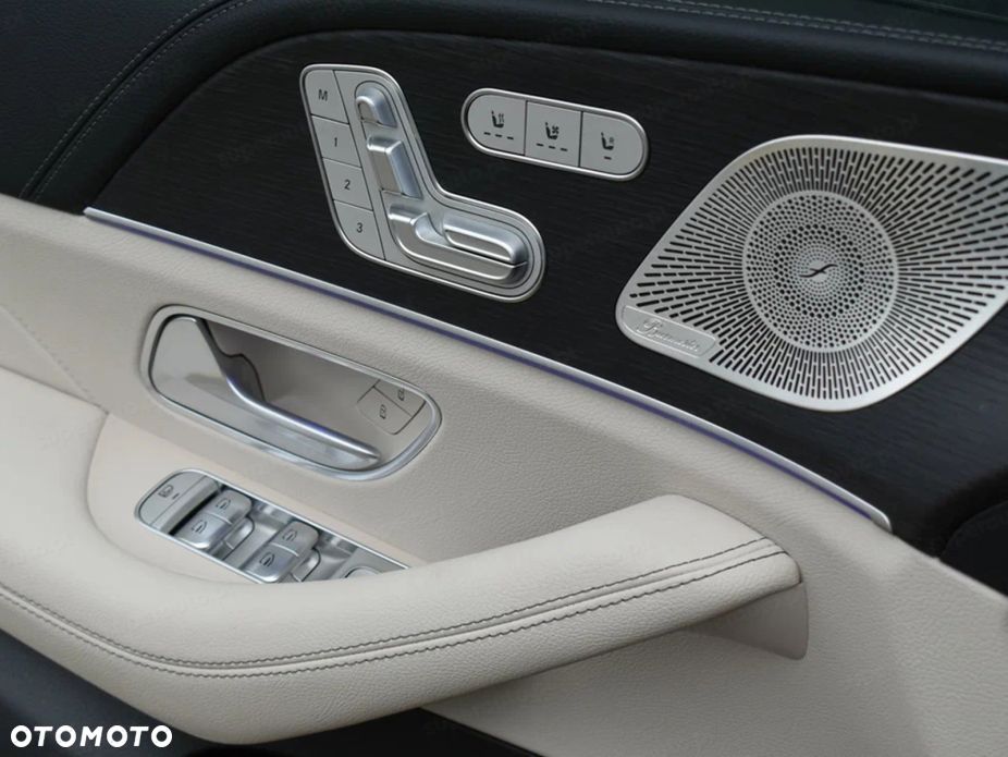 Mercedes-Benz GLS - 18