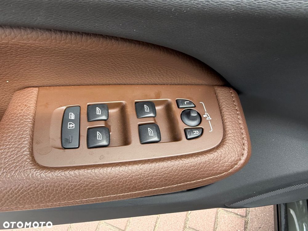 Volvo V60 B4 B DKG Plus Bright - 16