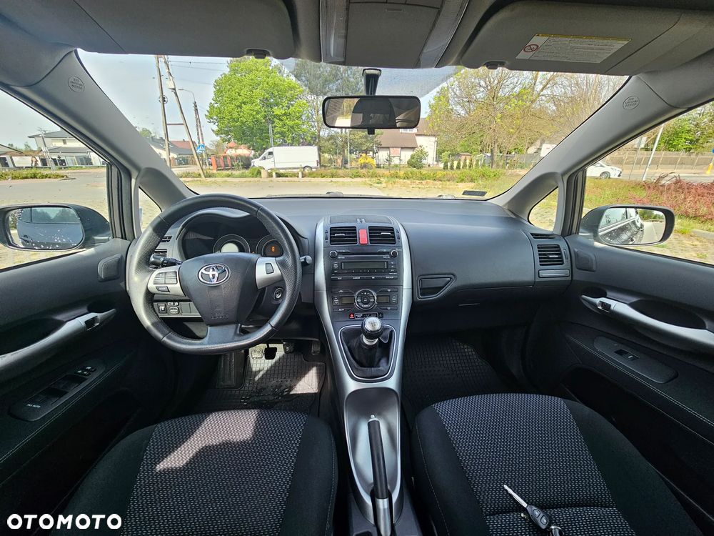 Toyota Auris 1.6 Premium - 10