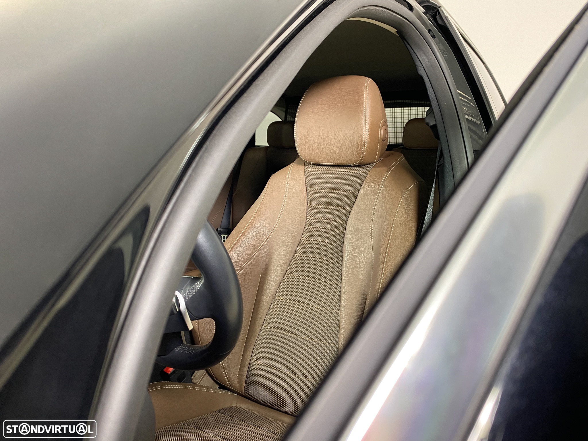 Mercedes-Benz E 300 de Avantgarde 4Matic - 9
