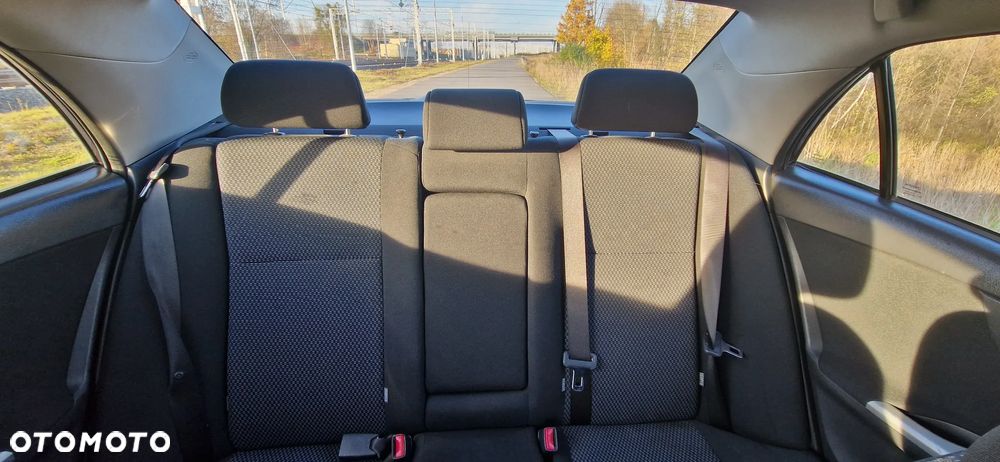 Toyota Corolla 1.6 Luna - 16