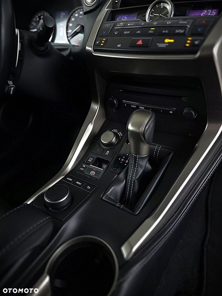 Lexus NX 200t Comfort AWD - 21