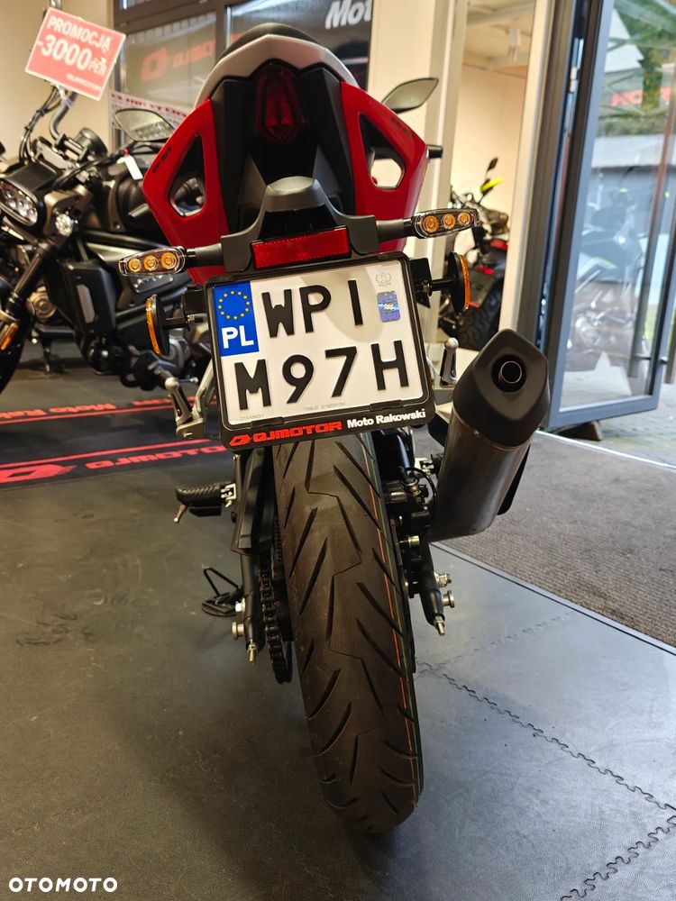 QJMOTOR SRK 125R - 16