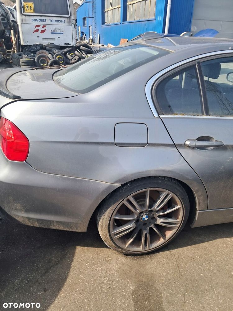BMW Seria 3 E90 LIFT Błotnik prawy tył A52/7 Spacegrau metallic - 1