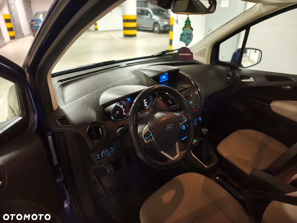 Ford Tourneo Courier 1.0 EcoBoost Titanium - 10