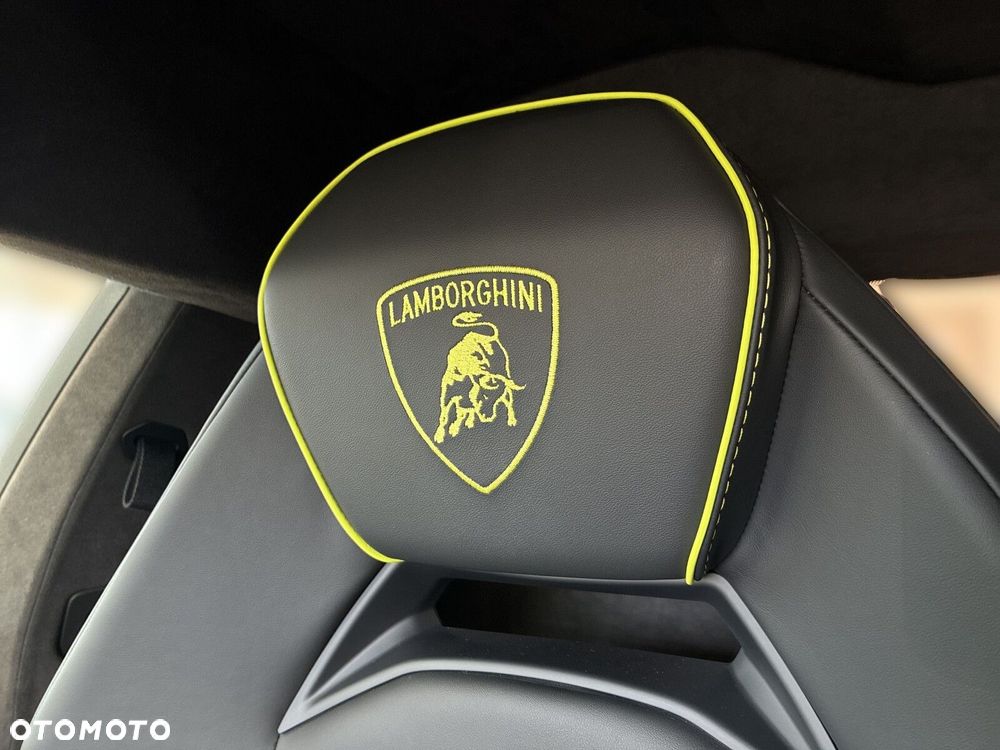Lamborghini Revuelto - 19
