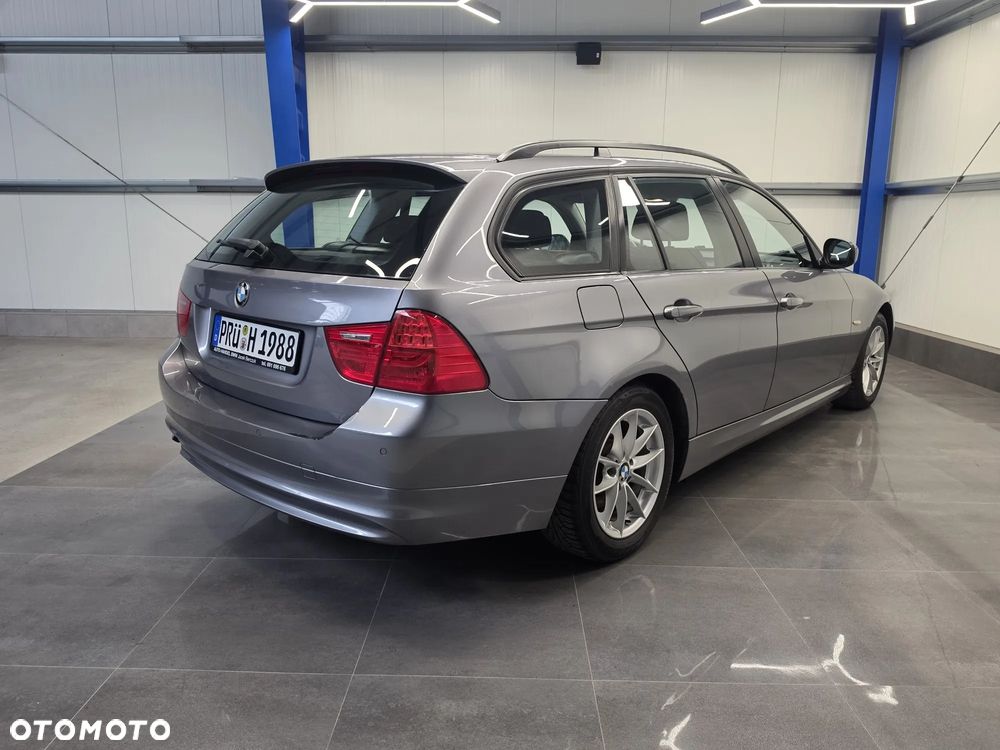BMW Seria 3 318d DPF - 11