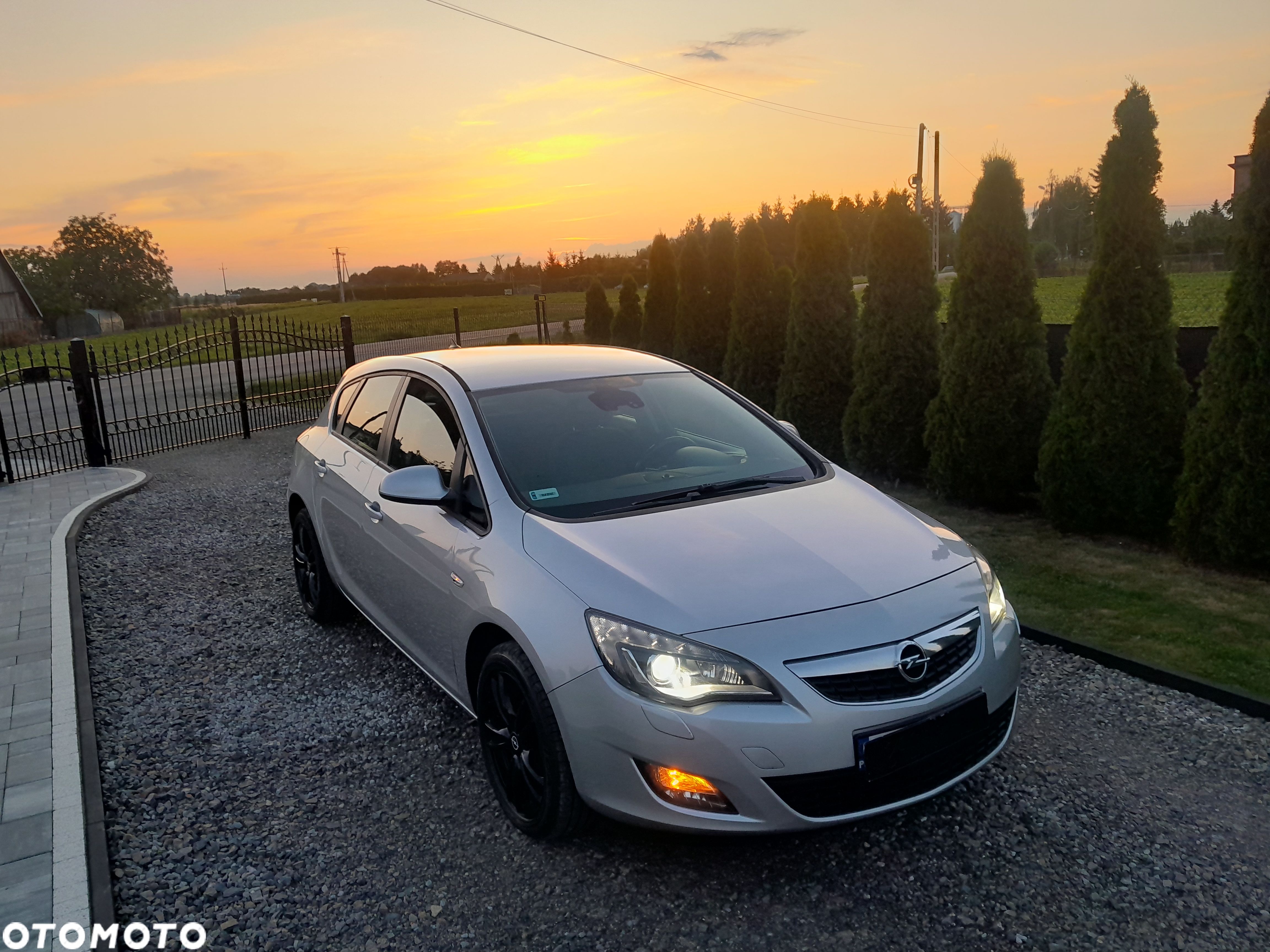 Opel Astra IV 2.0 CDTI Sport - 1