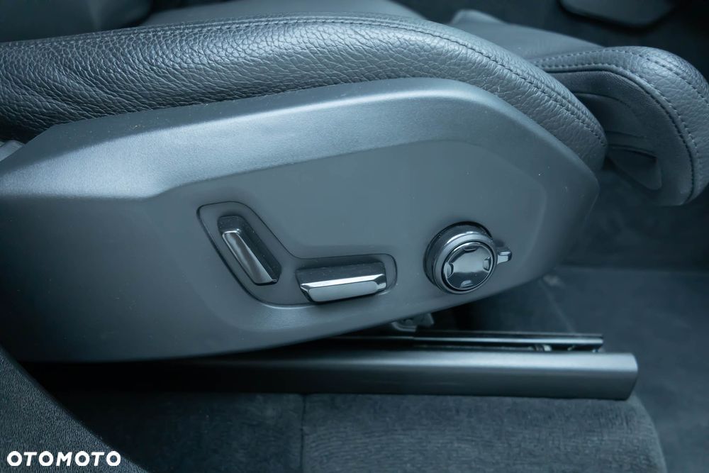 Volvo XC 90 T8 AWD Plug-In Hybrid Ultimate Bright 7os - 35