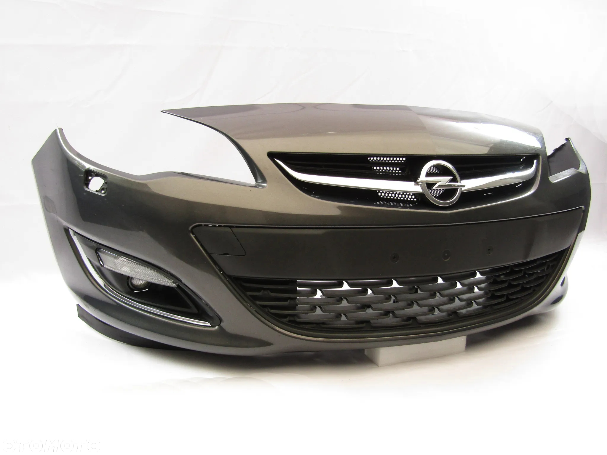 Zderzak przedni Opel Astra J 12-15  Sprysk. + Atrapa Lakier GWH - 2