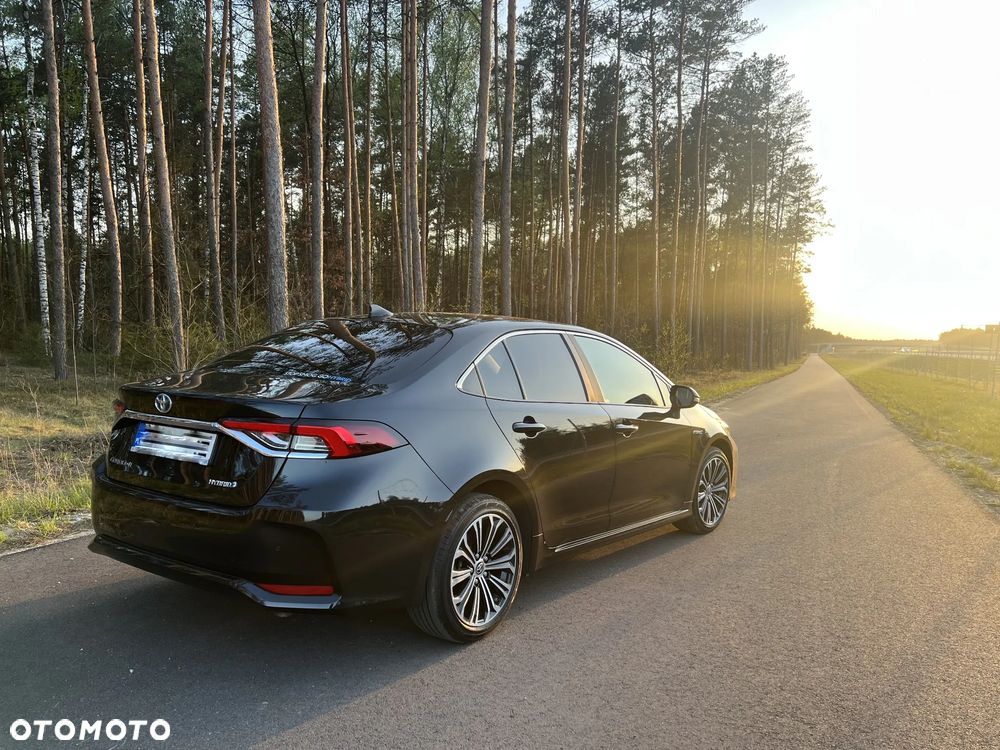 Toyota Corolla 1.8 Hybrid Comfort - 33