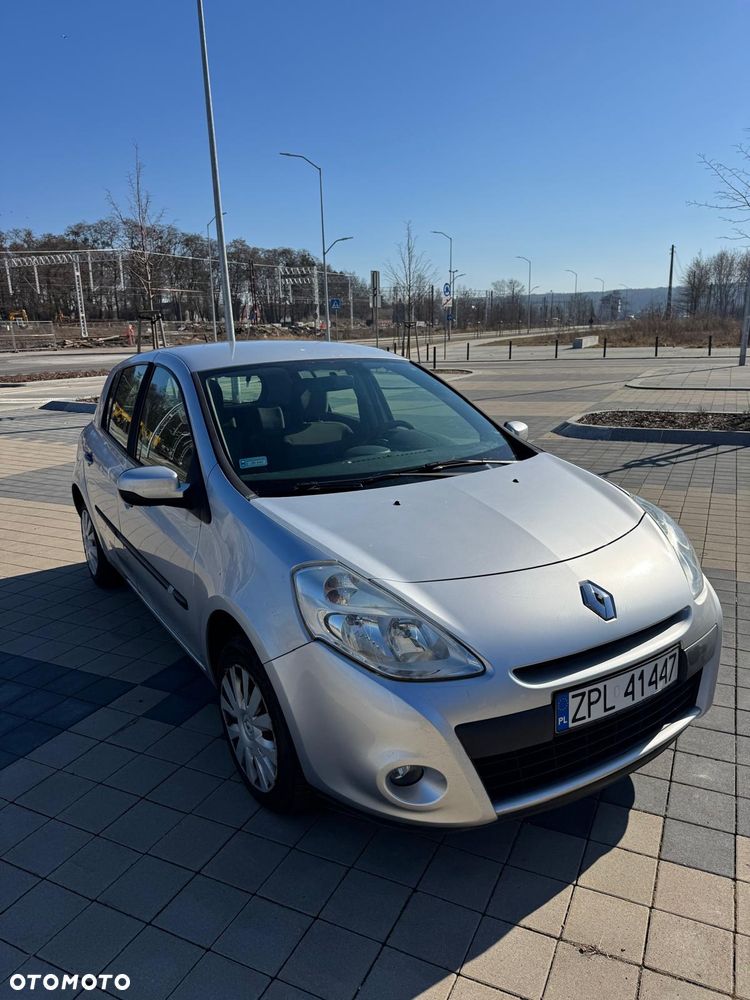 Renault Clio 1.2 16V All Inclusive - 1