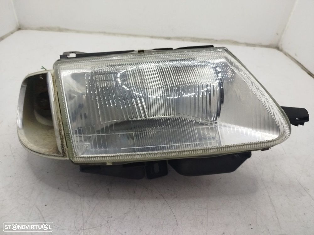 Farol/ Otica Dianteiro Dto Citroën Saxo (S0, S1) - 2