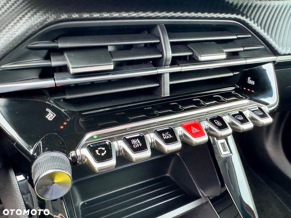 Peugeot 2008 1.2 PureTech Allure Pack S&S - 21