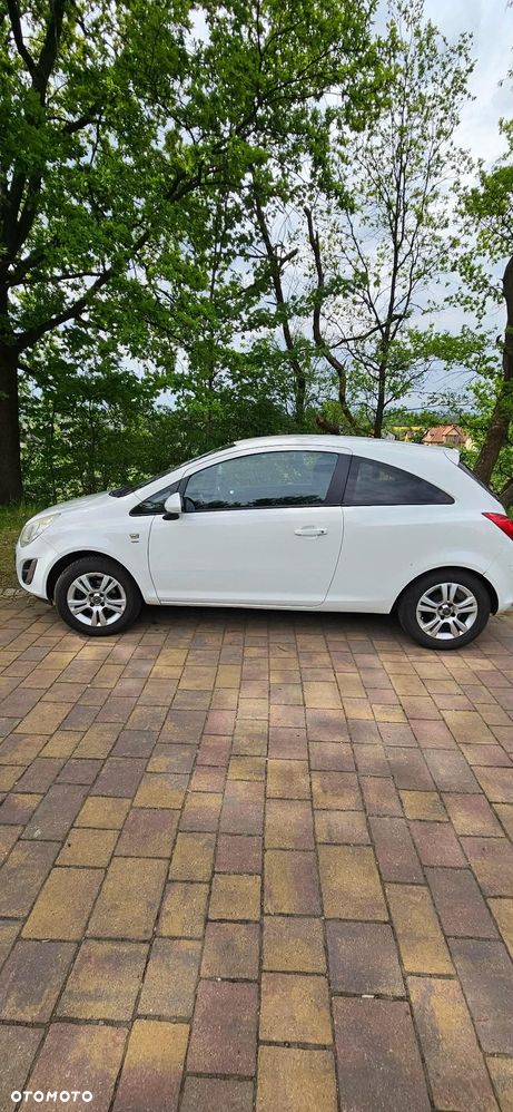 Opel Corsa 1.2 16V Edition / Active - 2