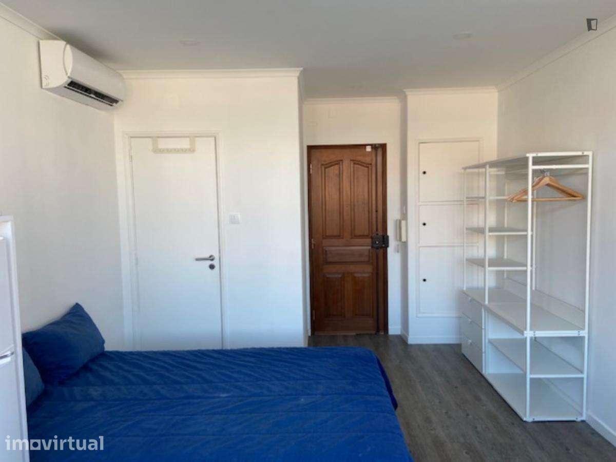 Estúdio - localizado em Sete Rios Lisbon - Grande imagem: 2/6