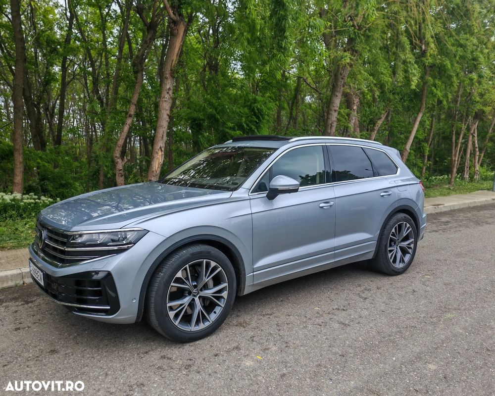 Volkswagen Touareg - 1