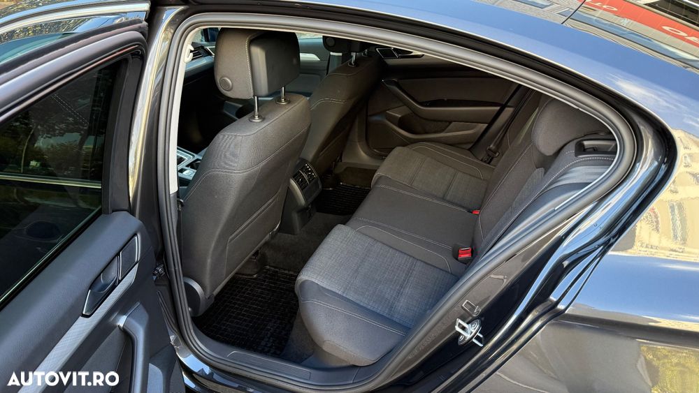 Volkswagen Passat 2.0 TDI DSG Comfortline - 10