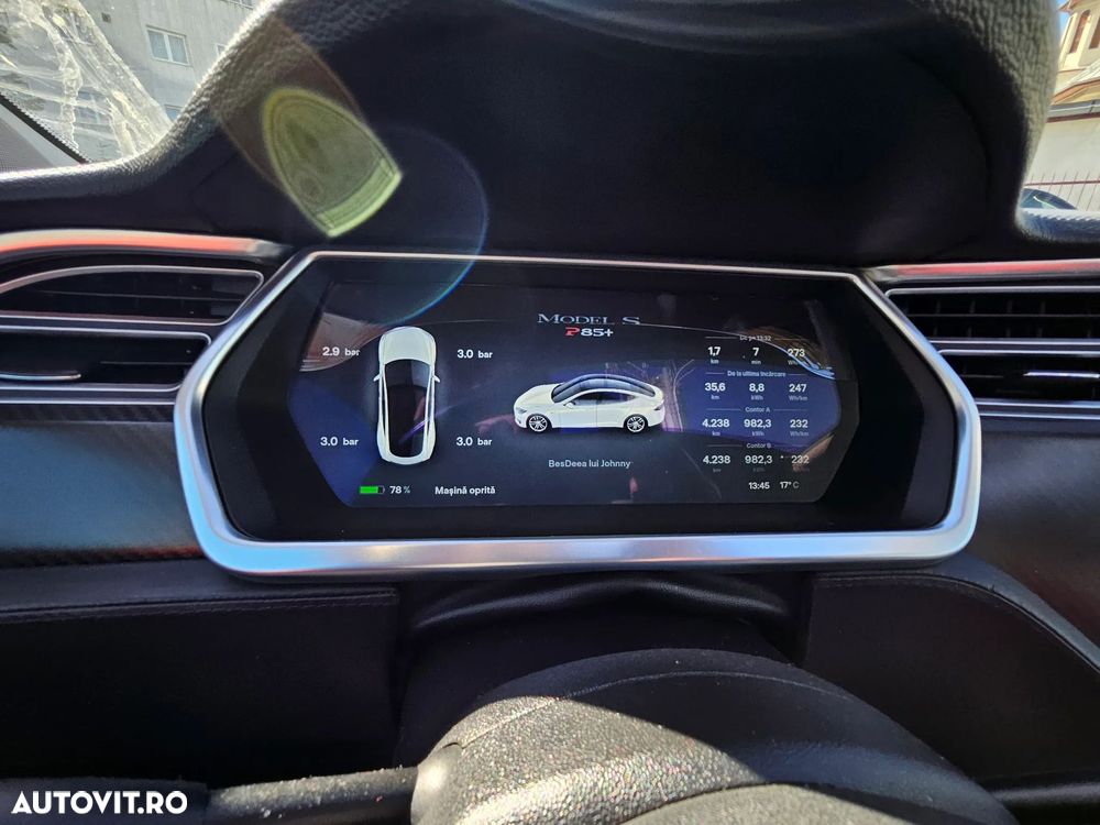 Tesla Model S - 8