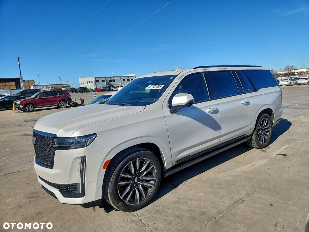 Cadillac Escalade - 1