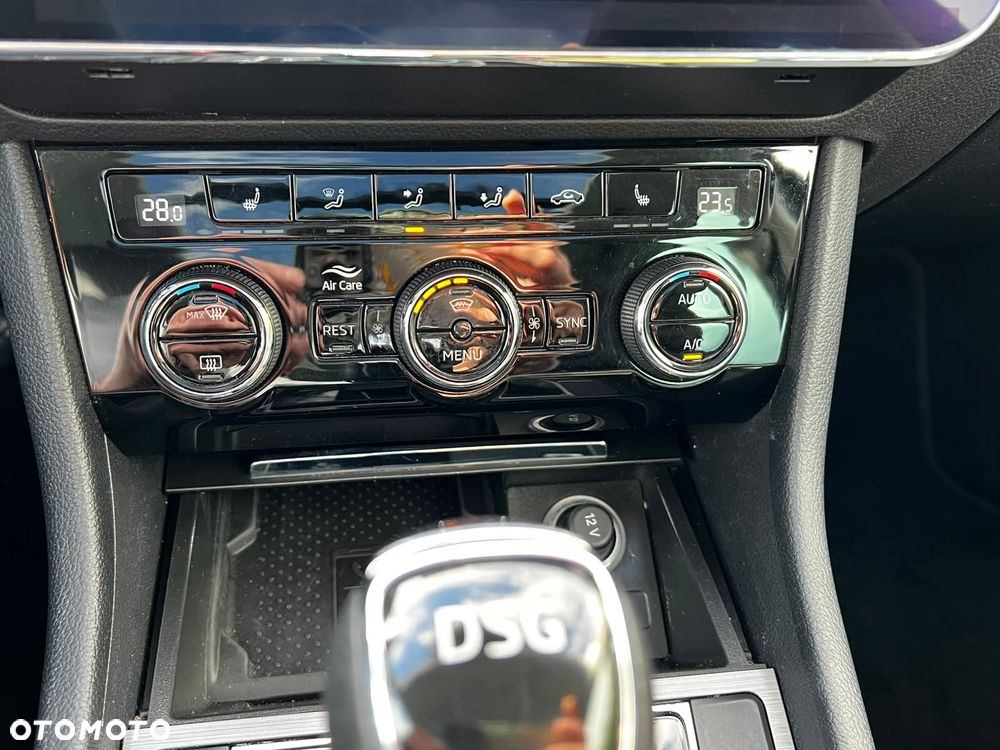 Skoda Superb 2.0 TDI DSG Ambition - 23