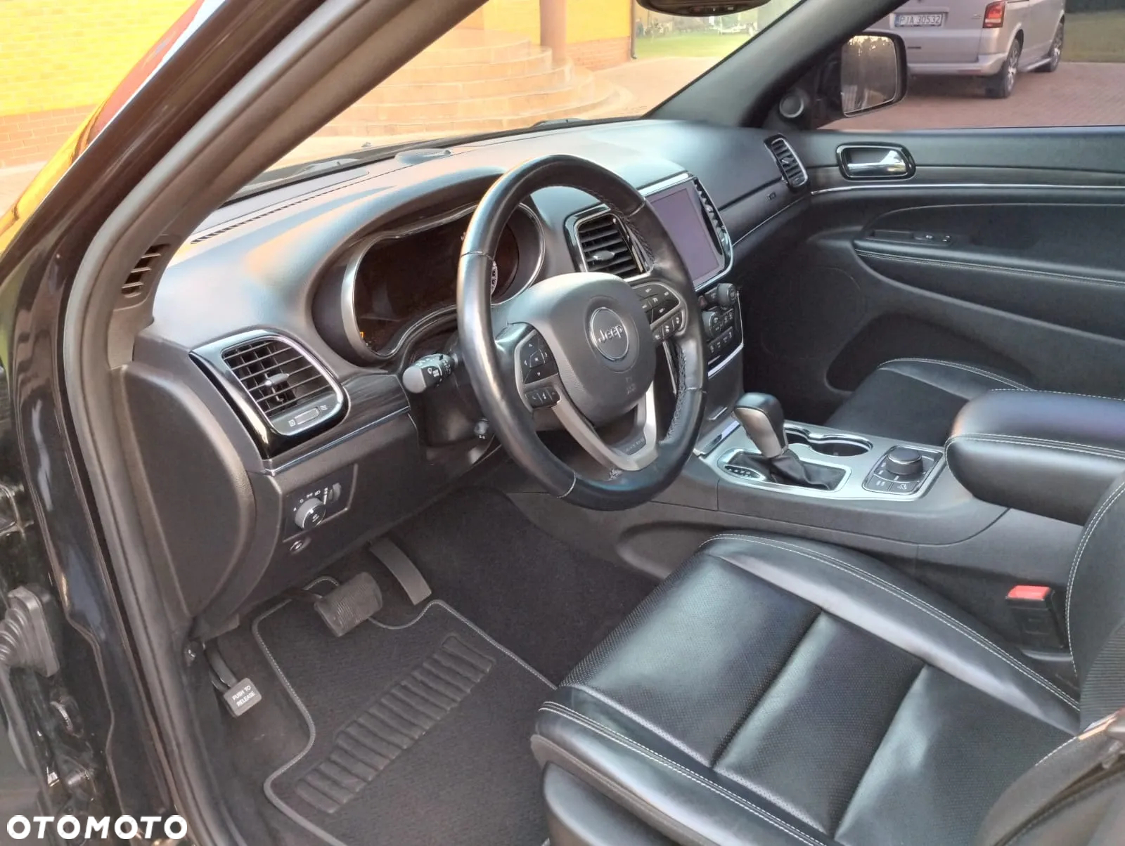 Jeep Grand Cherokee - 10