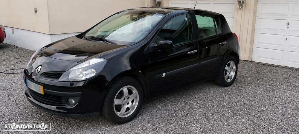 Renault Clio - 1