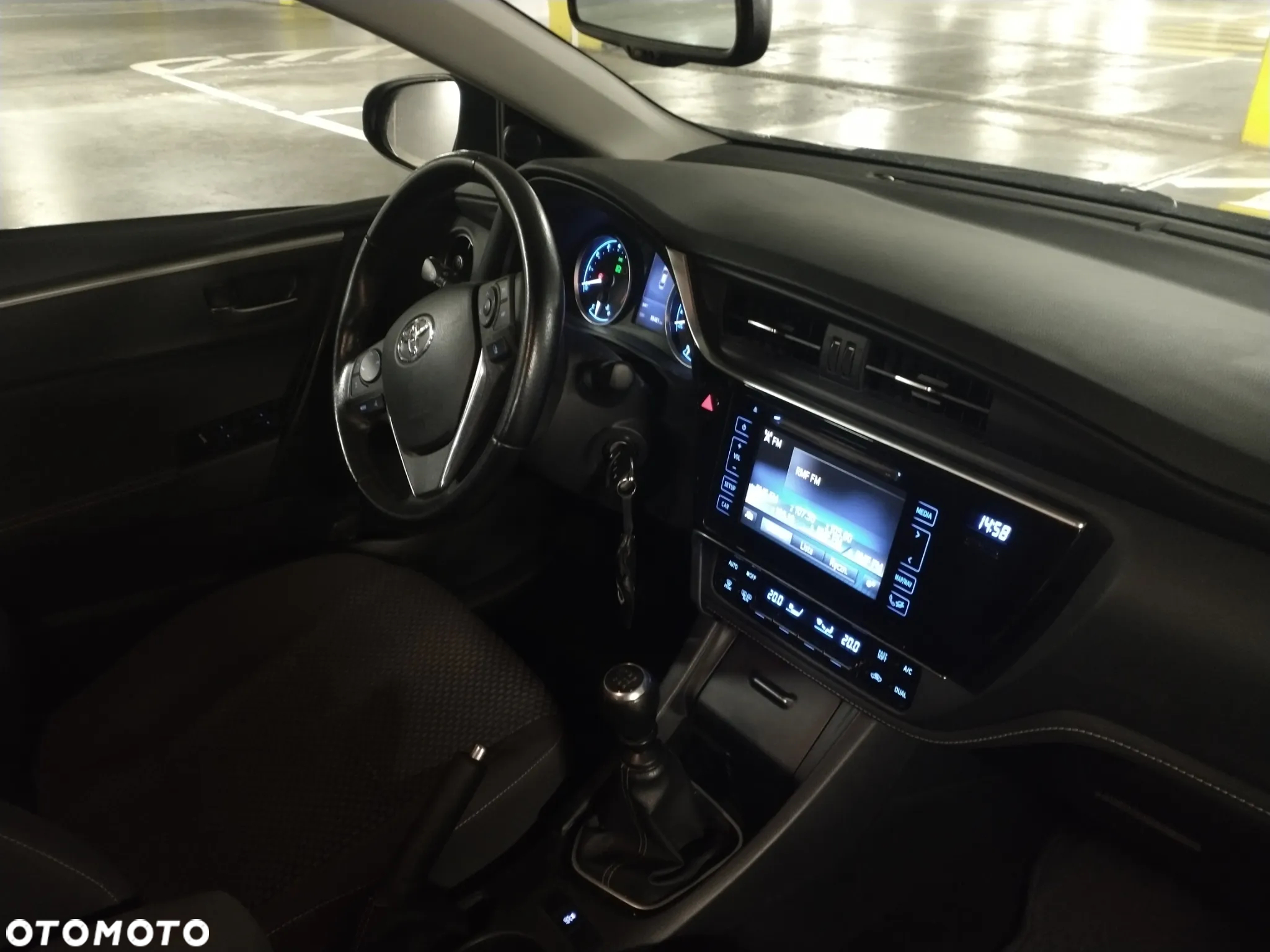 Toyota Corolla 1.6 Comfort - 13