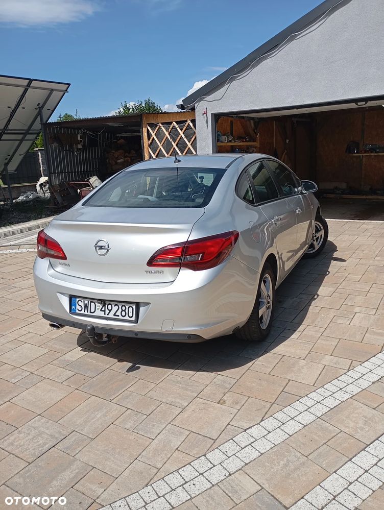 Opel Astra - 4
