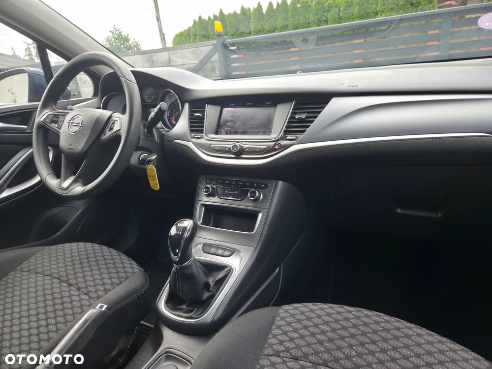 Opel Astra 1.2 Turbo Start/Stop Design&Tech - 10