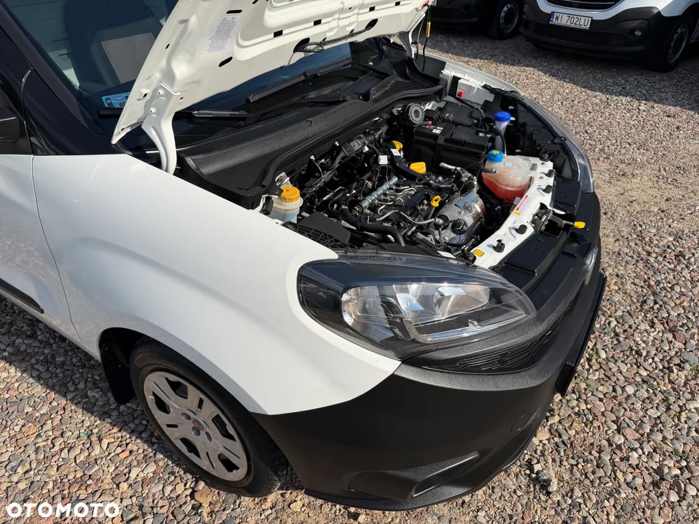 Fiat DOBLO VAN VAT-1 Homologacja cięż. DMC: 2145kg Ładowność 706kg MOCNY SILNIK 1.6 MultiJet, 105KM Emisja Euro-6, Skrzynia biegów 6-cio stopniowa! ORYGINALNA ZABUDOWA PAKI, BOCZNE DRZWI PRZESUWNE, RADIO FABRYCZNE, Hak 1300kg, PODGRZEWANE FOTELE Z REG. I PODŁOKIETNIKIEM, BAGAŻNIK DACHOWY ORYGINALNY FIAT, PARKTRONIKI, ALARM.. - 31