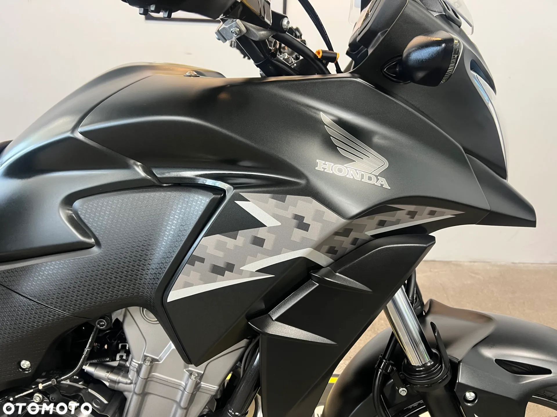 Honda CB - 11