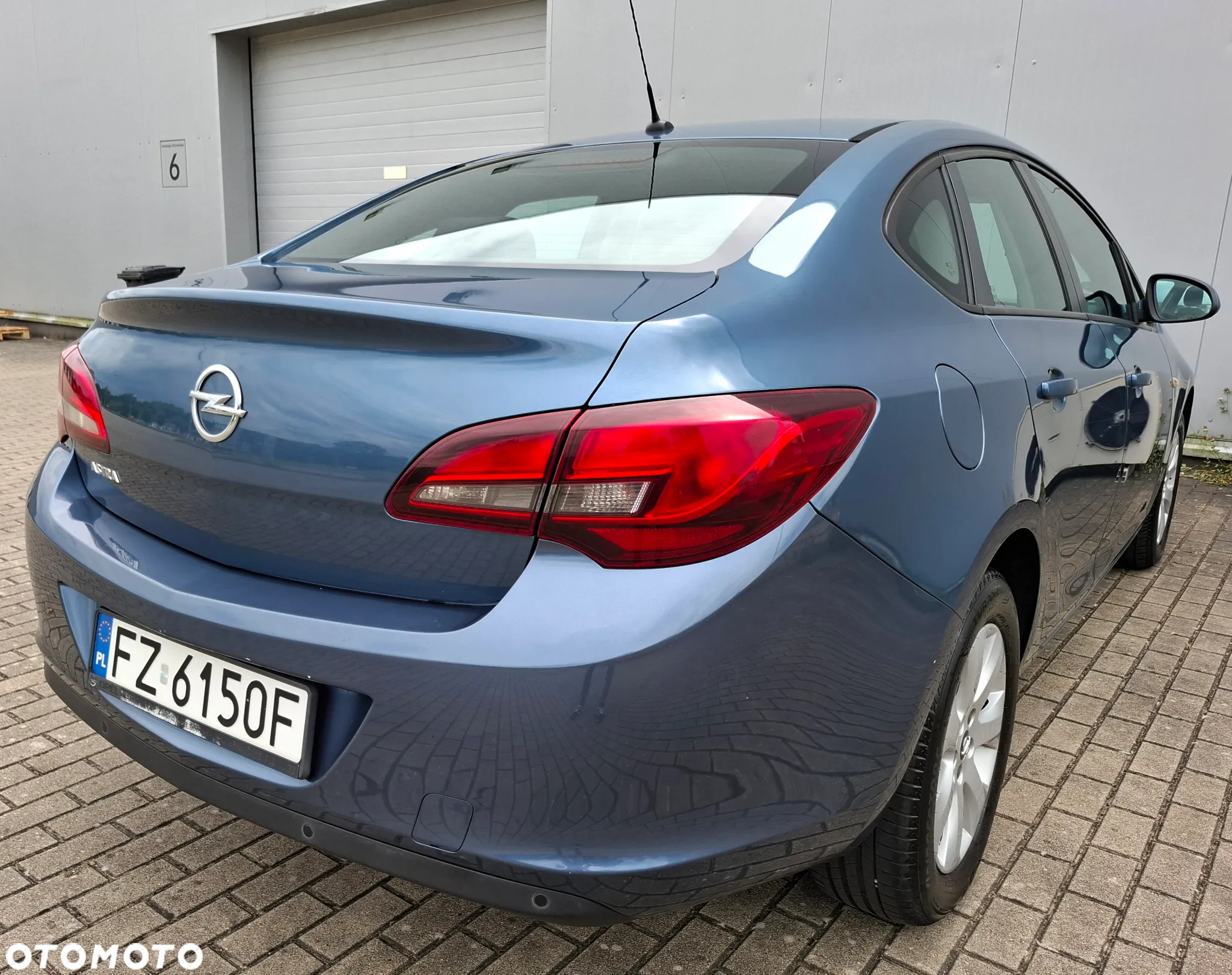 Opel Astra IV 1.6 Business - 10