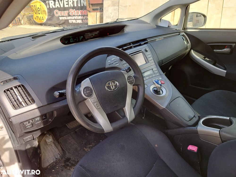 Toyota Prius - 8