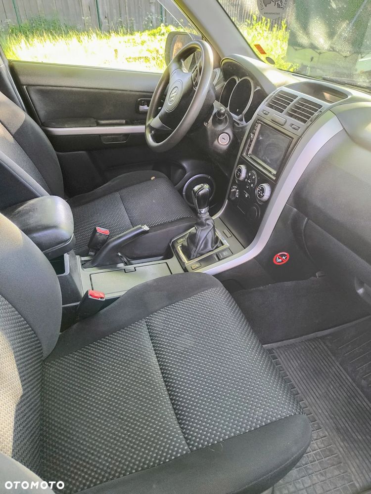 Suzuki Grand Vitara 2.0 - 6