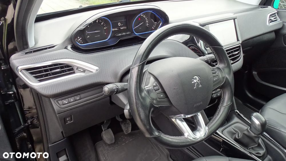 Peugeot 2008 1.2 Pure Tech Allure S&S - 14