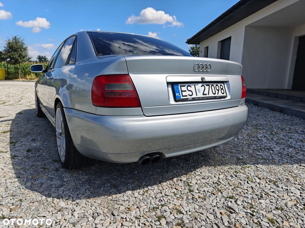 Audi A4 Limousine - 5