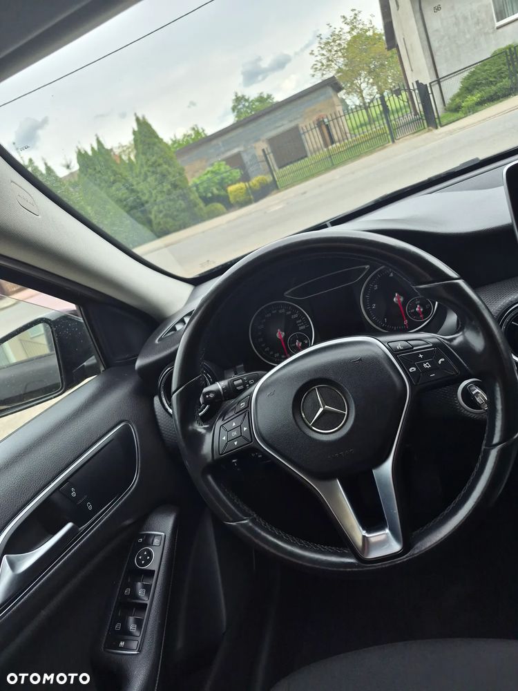 Mercedes-Benz Klasa A 180 d AMG Line - 17