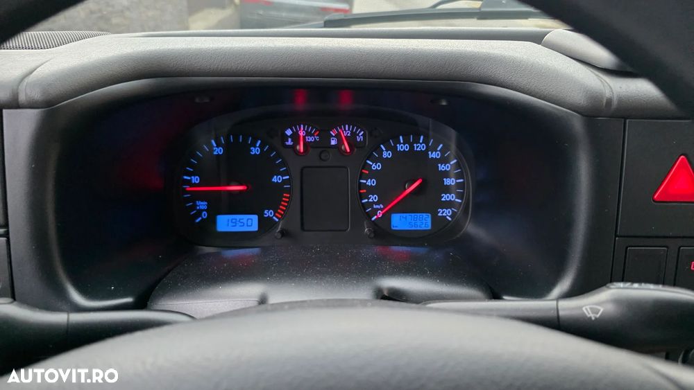 Volkswagen Transporter Caravelle Syncro 7DC2Y5 - 11