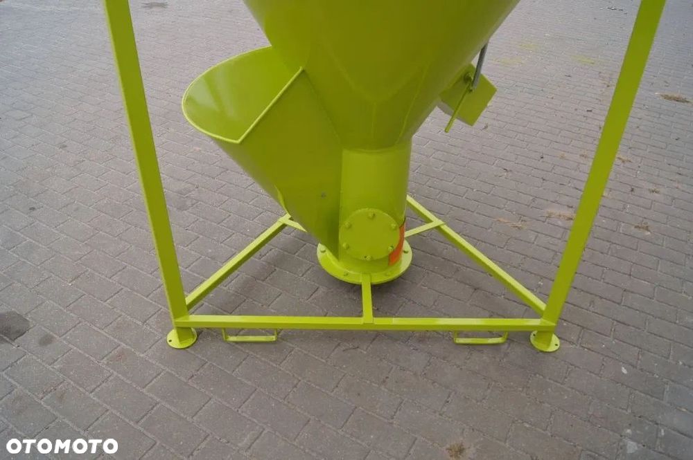 Paszowy mieszalnik pasz ADRAF Super Model Twister 500 750 1000 1200 1500 2000 25 - 7