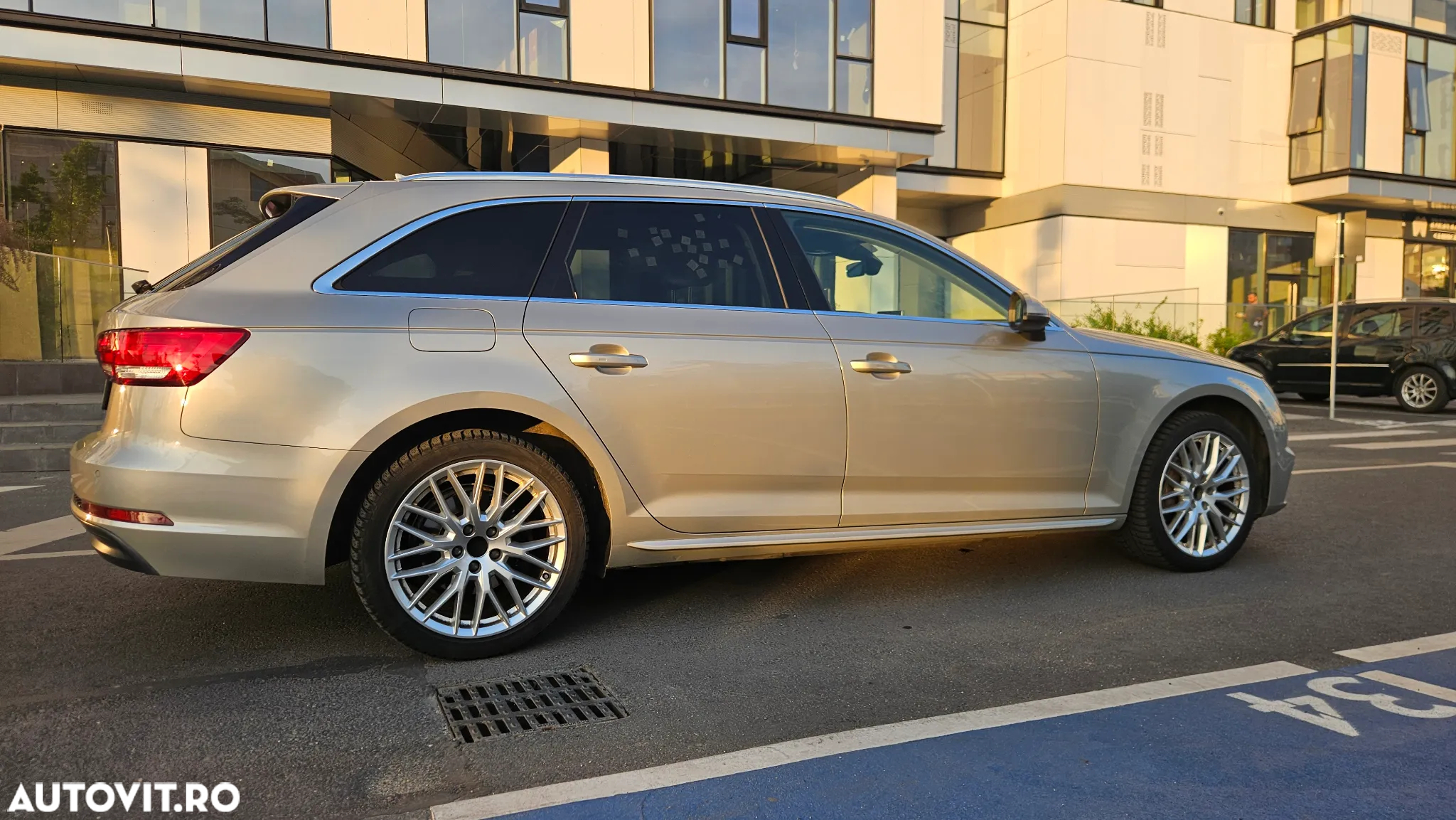 Audi A4 Avant 2.0 TDI S tronic - 2