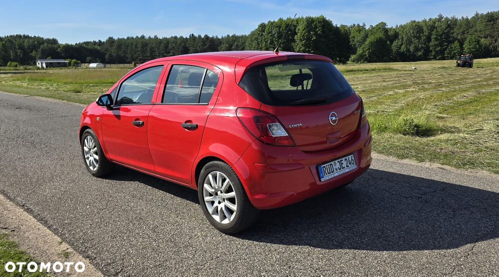 Opel Corsa 1.2 16V Essentia - 4