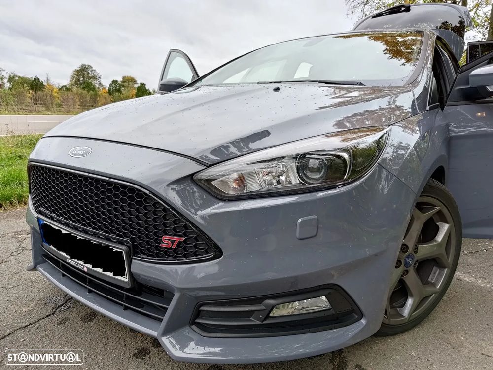 Ford Focus 2.0 EcoBoost ST c/ Pack Pele Exclusiva - 14