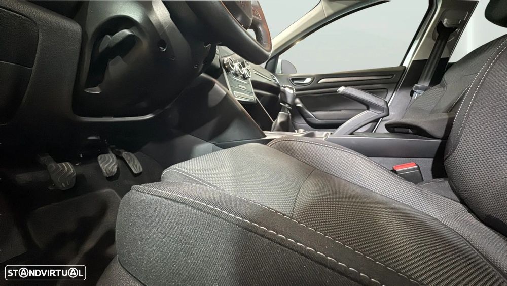 Renault Mégane Sport Tourer - 9