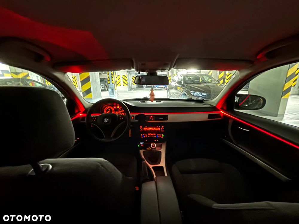 BMW Seria 3 320i - 3