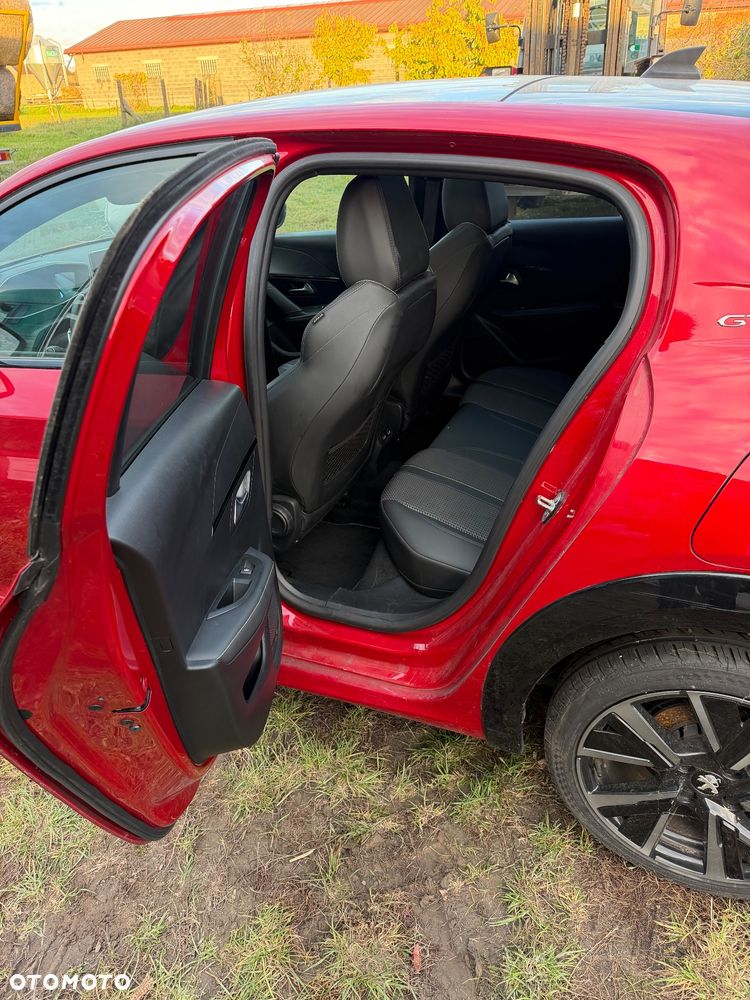 Peugeot 208 - 11