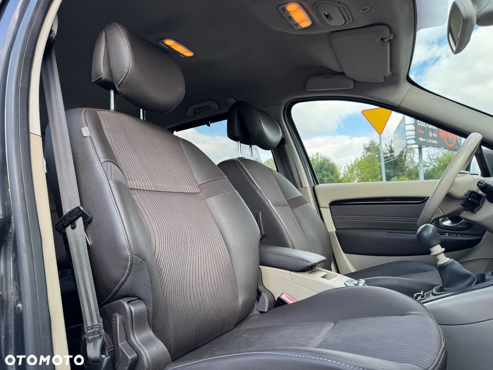Renault Grand Scenic - 22