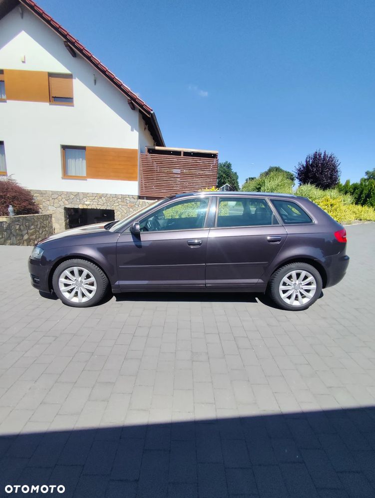Audi A3 Sportback 1.6 TDI S tronic Attraction - 8